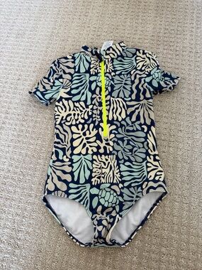 Mini Boden GirlsNavy Blue & Cream Short-Sleeve Rash Guard Swimsuit with Neon Zip